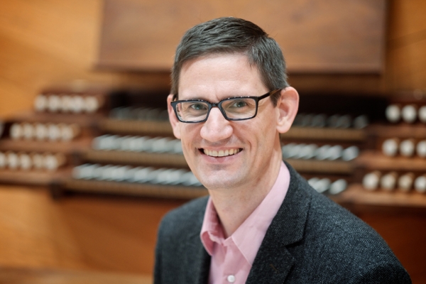 Organist Timothy Olsen
