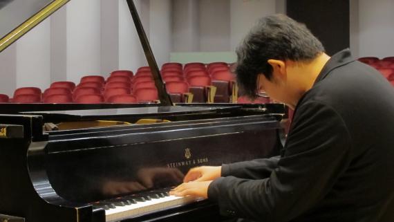 Student pianist