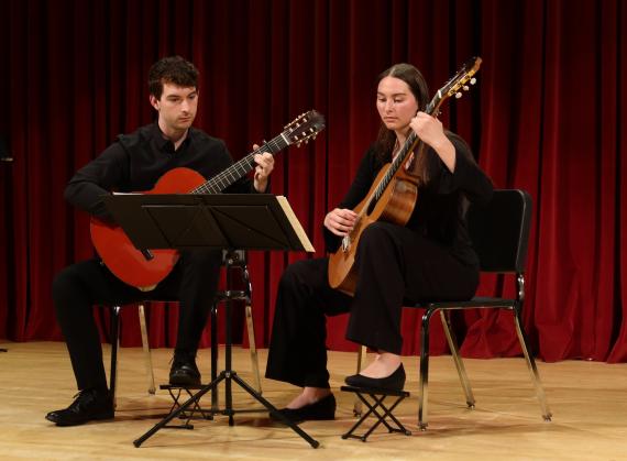 Guitar students of Michael Partington perform in quarterly studio recitals (Photo: Cyan Duong).