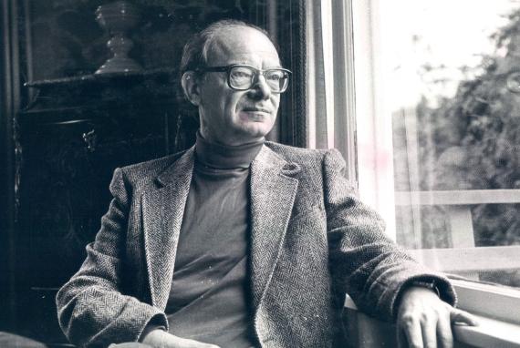 Professor Bela Siki