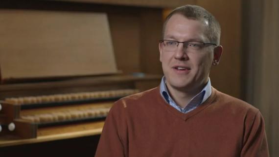 Organist Jonathan Moyer