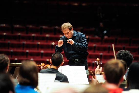 Ludovic Morlot conducts the University of Washington Symphony