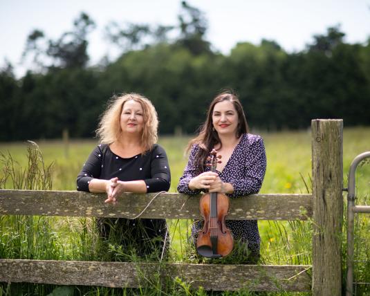 Tekla Cunningham (right) and Sheila Weidendorf (Photo: Erika Pierson). 