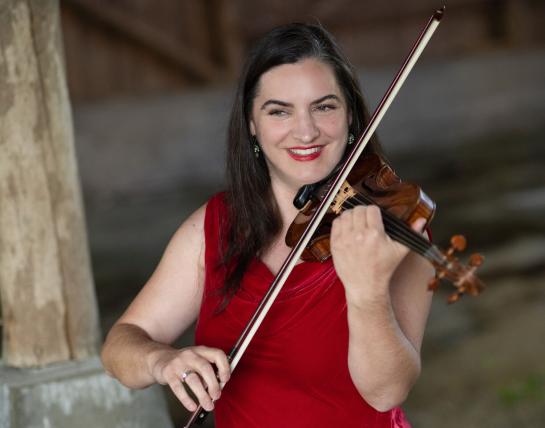 Baroque violinist Tekla Cunningham (Photo: courtesy the artist).