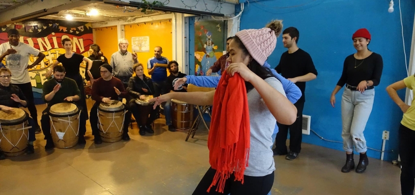 Amarilys Rios leads a community Bomba workshop at Seattle Union Cultural Center (Photo: Shannon Dudley). 