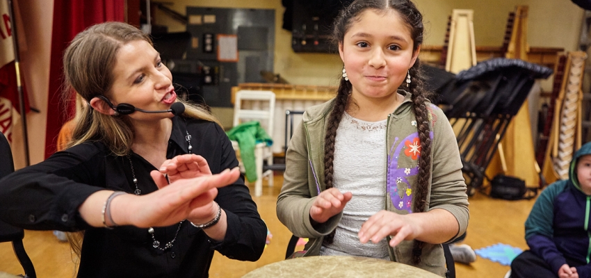 Music Education student Bethany Grant Rodrigues leads the Music at Laurelhurst program (photo: Steve Korn)
