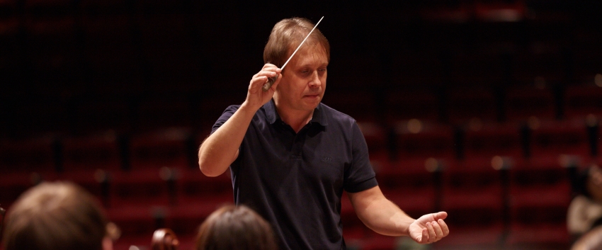 Ludovic Morlot conducts the University of Washington Symphony
