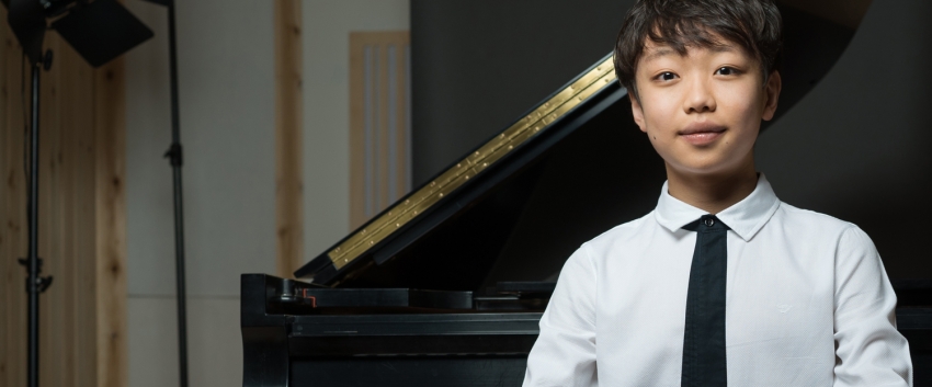 Nathan Hong Lee, piano (photo Matt Dine)