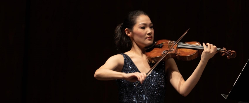 Violinist Rachel Lee Priday (Photo: Sammi Bushman, UW Daily)