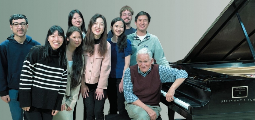 Students of piano professor Craig Sheppard