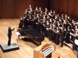 Giselle Wyers conducts the UW Chorale