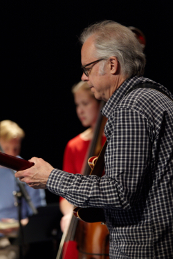 Guitarist Bill Frisell and students 