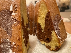 “Marmorcuchen,” or marble cake