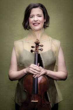 Violist/composer Melia Watras (Photo: Michelle Smith-Lewis). 