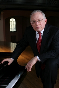 Concert pianist Peter Takács