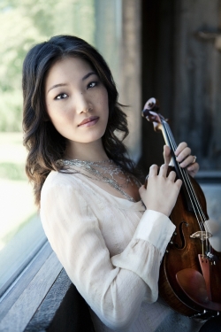 Violinist Rachel Lee Priday (Photo: Lisa-Marie Mazzucco)