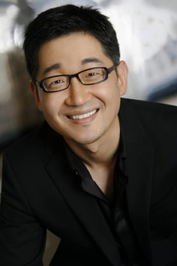 Tony Cho, piano