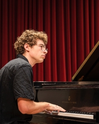 Student jazz pianist (Mark Stone photo)