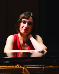 Cristina Valdes, piano (Photo: Marcia Davis). 