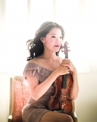 Faculty violinist Rachel Lee Priday