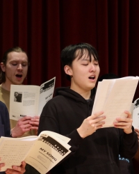 University Singers in rehearsal (Photo: Madelyn Harris). 