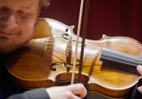 Corentin Pokorny performs with the UW Baroque Ensemble