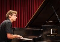 Student jazz pianist (Mark Stone photo)
