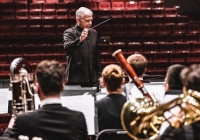 Timothy Salzman conducts the UW Wind Ensemble. 