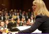 Giselle Wyers conducts the University Chorale.