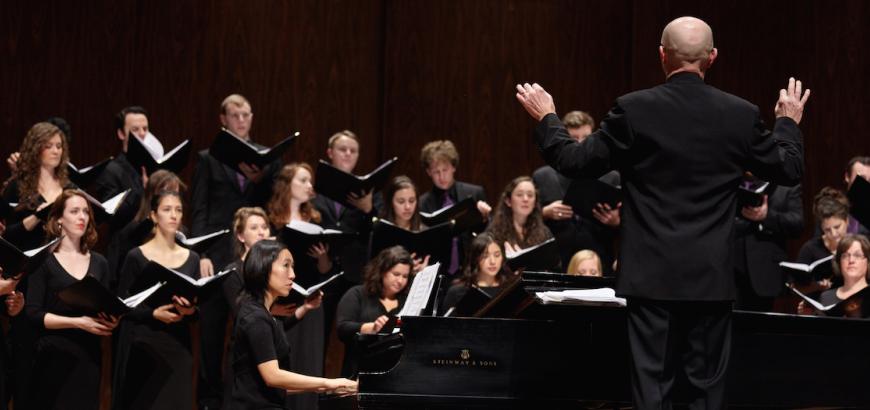 Geoffrey Boers leads the UW Chamber Singers