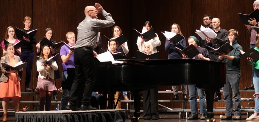 Geoffrey Boers directs the UW Chamber Singers (Photo: Gary Louie).