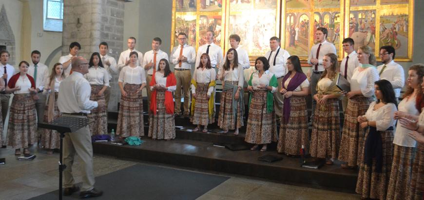 Choir singers