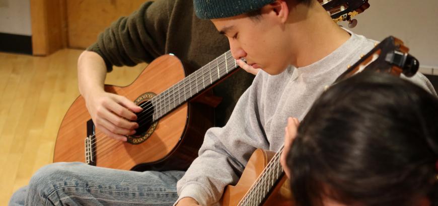 UW guitar students in studio class (Photo: Madelyn Harris).