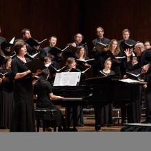 Geoffrey Boers conducts the UW Chamber Singers (photo: Steve Korn).